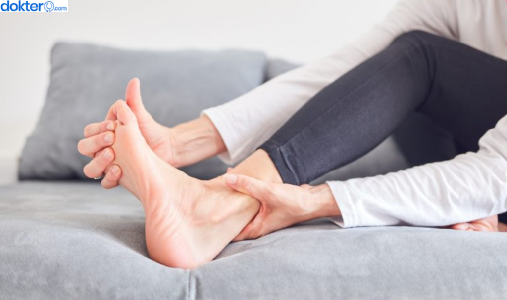 Cara Mengatasi Jari Kaki Kram Saat Tidur